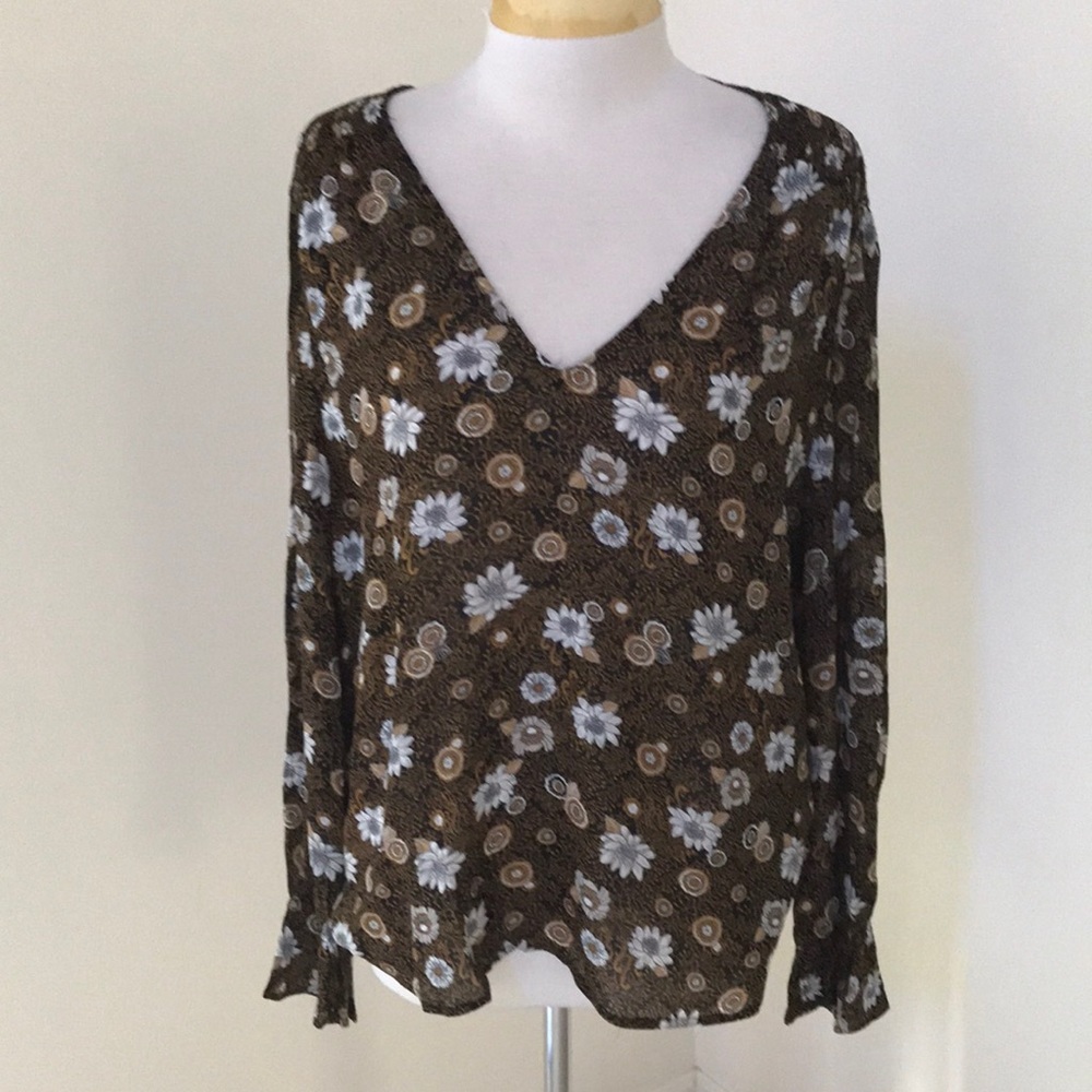 Lucky Brand large long sleeve ruched blouse.